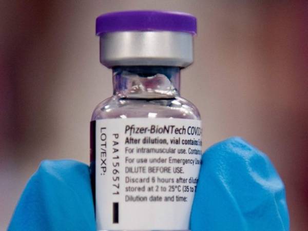 Inglaterra dio inicio a la inmunización de su población con la vacuna de Pfizer-BioNTech este martes 8 de noviembre. AFP.