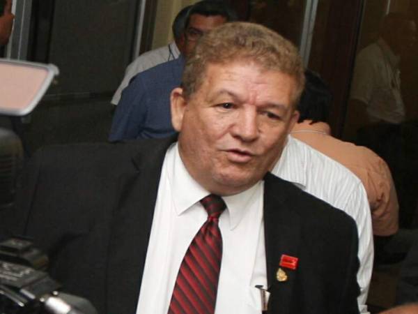 Edgardo “El Chele” Castro, diputado disidente de Libre responsabiliza a Luis Redondo por la filtración del video donde nombran a Yani Rosenthal.