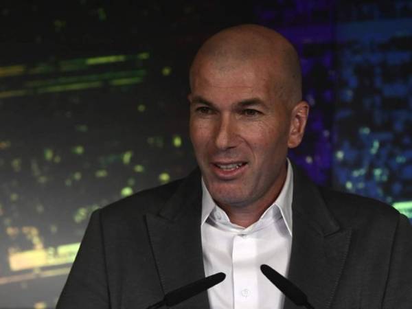 Zidane en la presentación este lunes en el Santiago Bernabéu. Foto: AFP