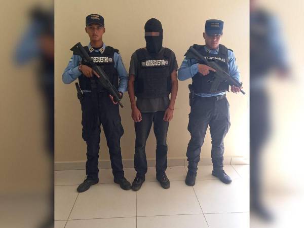 Imagen del joven después de ser recuperado por la Policía Nacional.