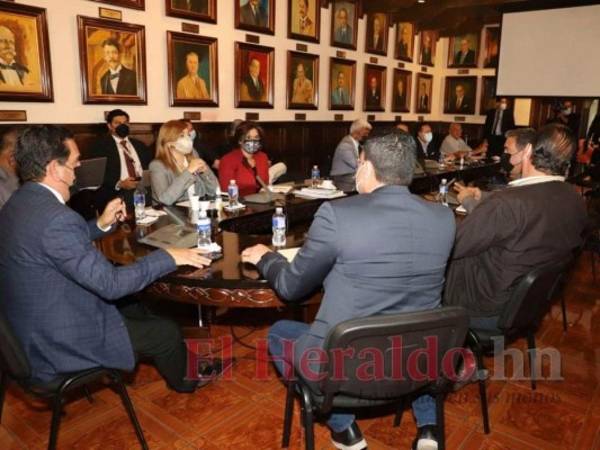 Fue en el Congreso donde se instalaron las mesas para comenzar a discutir el dictamen de la nueva Ley Electoral. Foto: El Heraldo