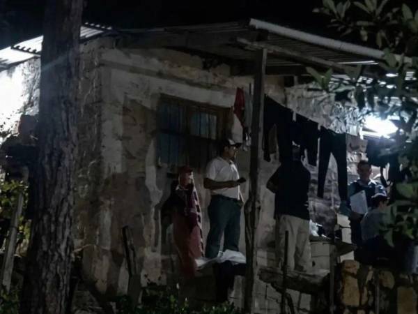 Un ataque armado registrado durante la madrugada en el sector de Macuelizo, Valle de Ángeles, dejó dos jóvenes muertos y una mujer gravemente herida.