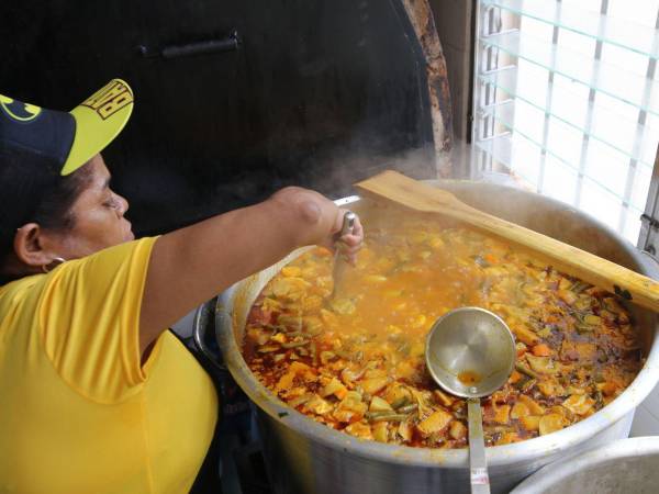 Buen Gusto es un merendero que tiene más de 40 años de servir comidas caseras a la población hondureña e incluso extranjeros que le visitaban.