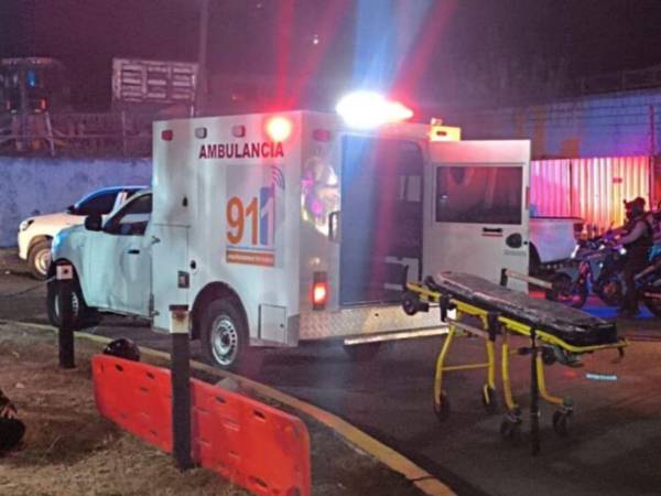 Los jóvenes fueron llevados al Hospital Escuela de la capital, donde uno de ellos murió.