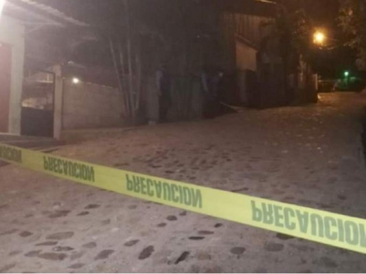 Los cuerpos de las féminas fueron dejados en la calles principal de la colonia Las Pilas de Choloma, Cortés.