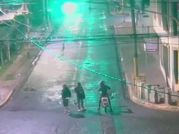 La Policía Nacional realizó la captura luego de que los delincuentes fueran captados por las cámaras del 911.