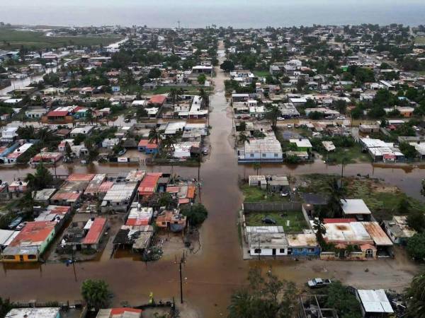 El huracán Polo, ya como categoría 1, volvió a tocar tierra por segunda vez cerca del mediodía de este martes a Guaymas, en el norteño estado de Sonora, donde se esperan fuerte vientos y lluvias intensas, informó el Centro Nacional de Huracanes (NHC, en inglés) de Estados Unidos.
