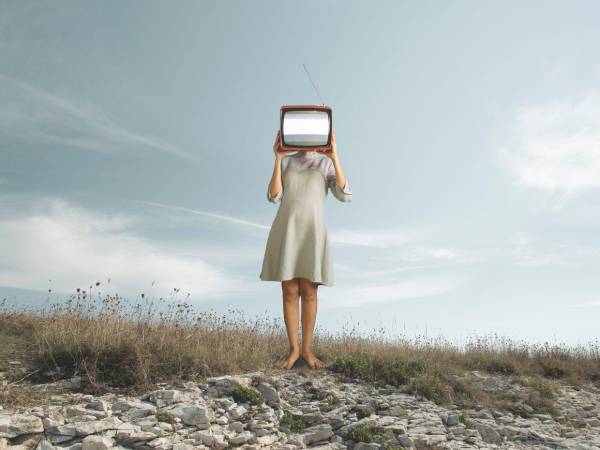 Cuentos breves y satíricos conforman estas historias reunidas en “Flores que sonríen”.