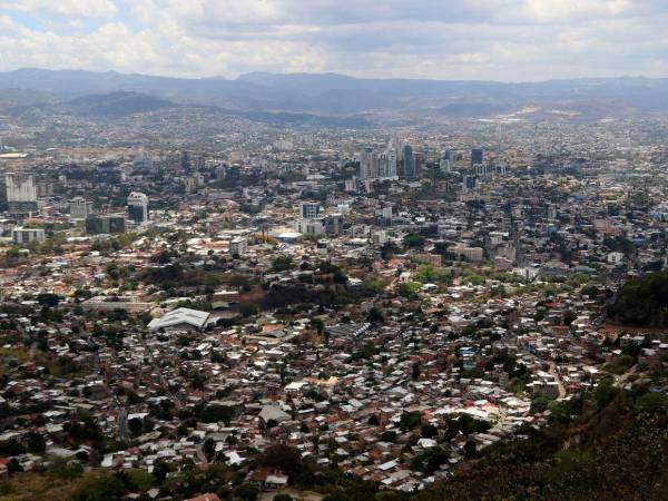 Dante Mossi, expresidente ejecutivo del Banco Centroamericano de Integración Económica (BCIE), aseguró que Honduras aún no ha modernizado el transporte porque “no hay prioridades de gobierno en ese sentido.