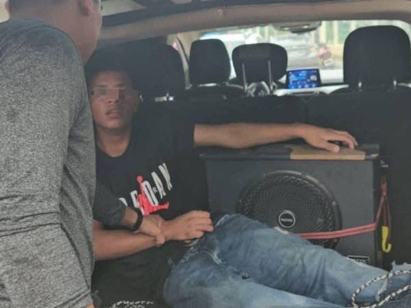 El hombre entregaba notas extorsivas a negocios de la zona cuando fue detenido por los ciudadanos.