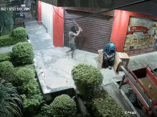 El ataque quedó registrado en video, lo que podría facilitar la identificación y captura del responsable.