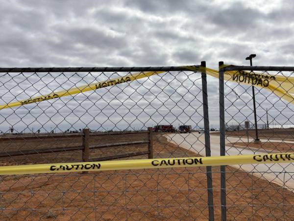 Fotografía que muestra una vía de acceso al Centro de Procesamiento de Inmigración en Texas, a donde han remitido a migrantes embarazadas.