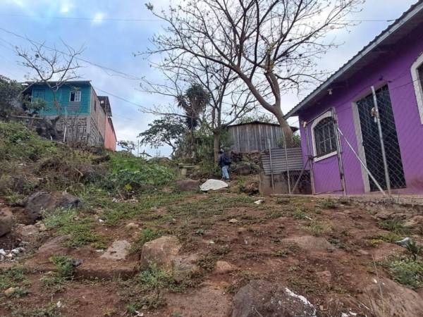 Vecinos del sector seis de Monte de Los Olivos piden maquinaria a la AMDC para abrir una vía provisional que permita el ingreso de pipas de agua