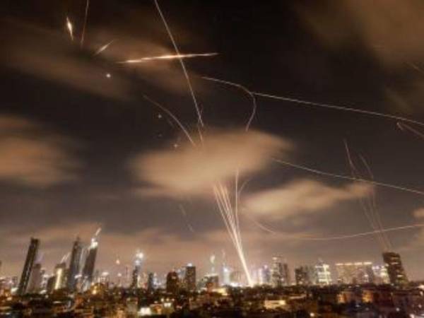 El diario local Haarezt publicó que Israel respetará el alto fuego con Irán.