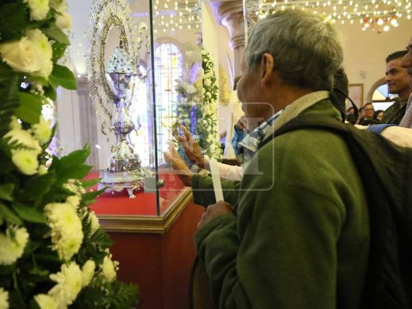 Durante toda la semana, la imagen ha recibido visitas constantes de creyentes que acuden para agradecer, pagar promesas o mantener viva una tradición familiar, registrándose mayor afluencia este fin de semana previo al 3 de febrero. Aquí las imágenes.