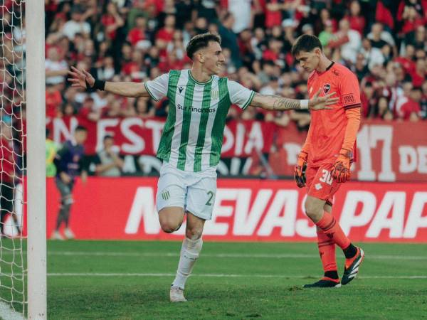 Rodrigo Auzmendi debuta con Banfield marcando una joya de gol ante Newell's