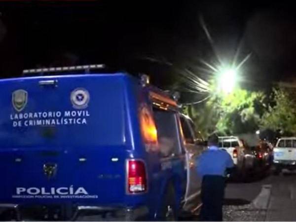 Desconocidos asesinaron a un joven en colonia Centroamérica Oeste de Comayagüela. Tras el hecho violento, vecinos piden mayor presencia policial en la zona.