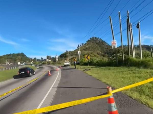 El cuerpo fue dejado a la orilla de la carretera CA-5, al norte de la capital de Honduras.