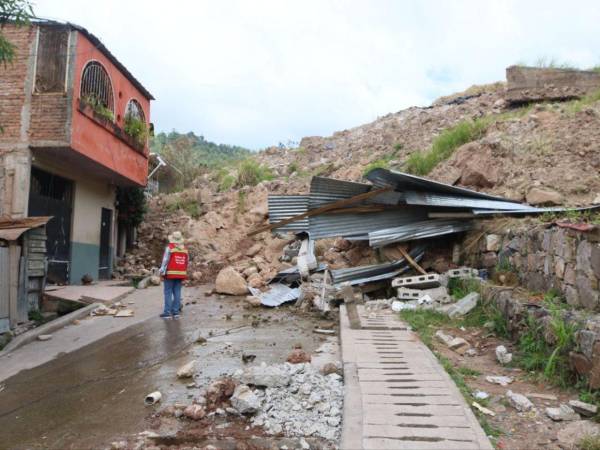 Pobladores exigen a la alcaldía que agilice los procesos de reparación y reubicación de personas en la colonia Guillén ante la falla geológica que afectó a más de 600 familias