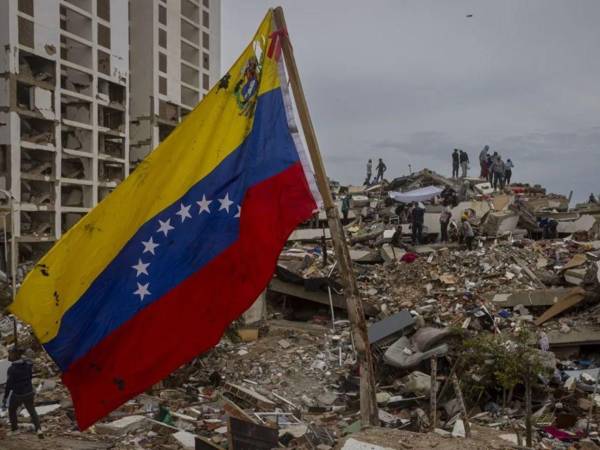 Hasta el jueves 25 de junio, un día después de los sismos, había al menos 157 personas desaparecidas, según cifras oficiales.