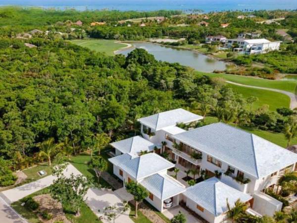 Casa Calma, el exclusivo complejo residencial en Punta Cana, alejado de la zona de hoteles turísticos todo incluido y refugio habitual de celebridades, donde Julio Iglesias tiene su casa.