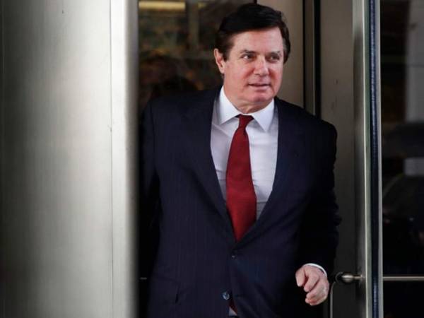 Paul Manafort, exdirector de campaña de Donald Trump, saliendo de una corte federal en Washington. (AP Foto/Jacquelyn Martin, Archivo)