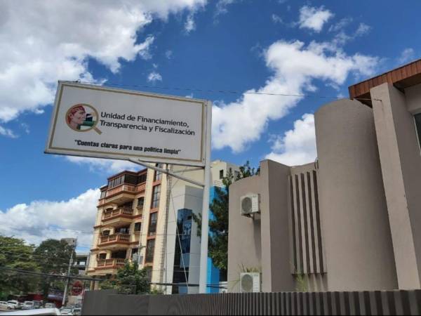 La mitad de los aspirantes no presentó su cuenta bancaria diferenciada, debilitando la fiscalización del dinero político y comprometiendo la transparencia a días de las elecciones generales del 30 de noviembre.