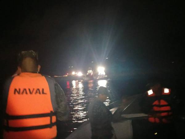 La aeronave accidentada partía del aeropuerto Juan Manuel Gálvez de Roatán con destino al aeropuerto Golosón de La Ceiba, se salió de la pista y fue a caer al mar. Se conoce que el vuelo salió con retraso y antes de caer ocurrió una maniobra inusual. Lo que se sabe hasta el momento.