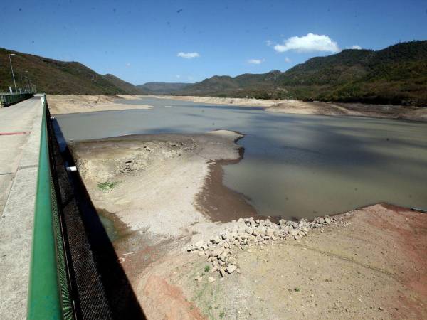 Aunque la siembra de nubes podría incrementar las precipitaciones, la Alcaldía advierte que el agua deberá caer en las zonas de captación para favorecer la recuperación de las represas.