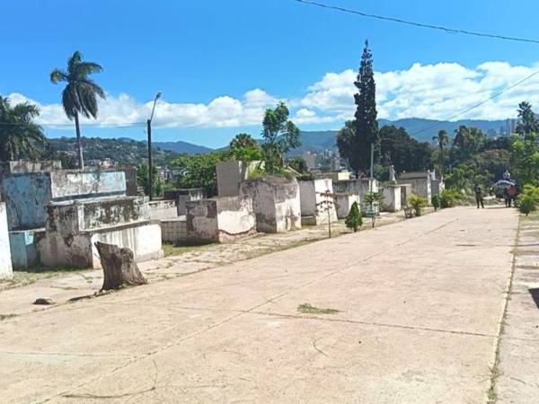 El Cementerio General de Tegucigalpa se prepara para recibir a miles de visitantes con limpieza, alumbrado, estacionamiento y seguridad para el 1 y 2 de noviembre.