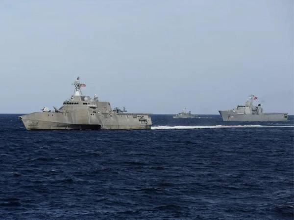 Estados unidos destruye embarcación narco y mueren cuatro personas.