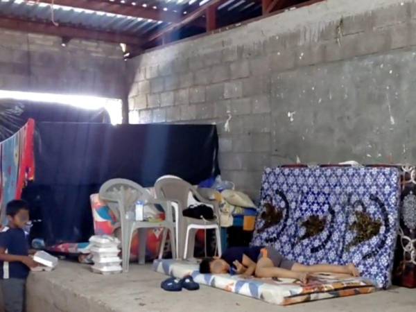 Un total de 22 niños y 13 adultos permanecen refugiados en Altos de El Paraíso.