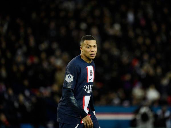 10 días después de haberse jugado la final en Qatar, Mbappé volvió este miércoles a la actividad con el PSG.