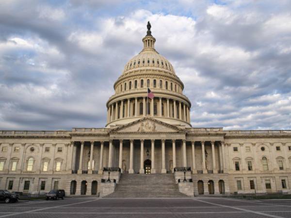 El cierre, si se prolonga, podría ser aprovechado para el despido de empleados que no sean considerados esenciales.