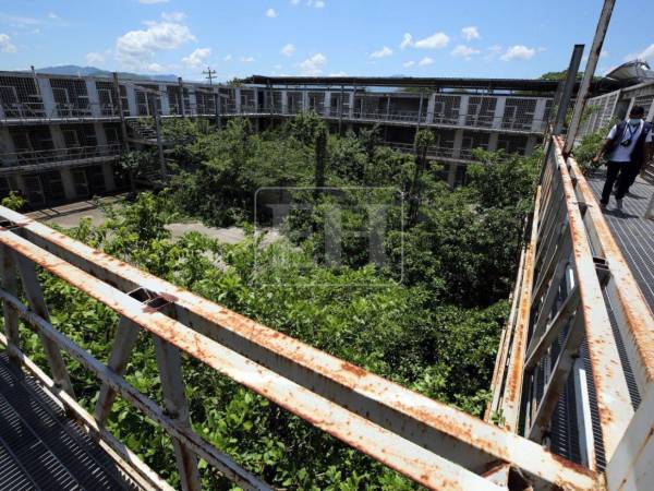 El proyecto de cárcel de La Acequia, ubicado en Naco, Santa Bárbara, vuelve a figurar entre las opciones para construir un centro penitenciario de máxima seguridad en Honduras, pese al abandono y deterioro que presenta desde hace casi una década.