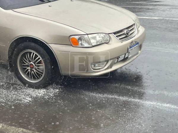 Las lluvias regresaron este lunes a varias zonas de Honduras con el ingreso de una onda tropical que dejará precipitaciones y actividad eléctrica en distintos departamentos del país.