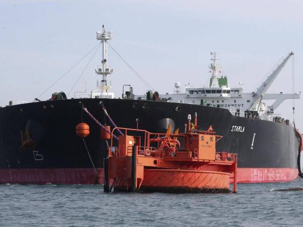 El bloqueo naval estadounidense sobre los puertos iraníes persiste, mientras las conversaciones para alcanzar un acuerdo se mantienen estancadas.