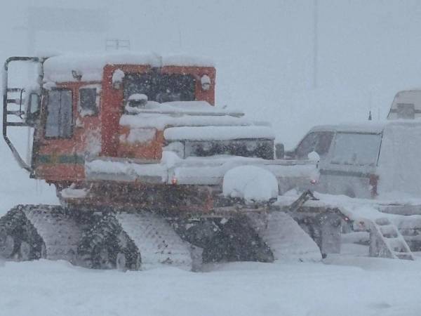 El mal tiempo y la amenaza de más avalanchas impidieron que los equipos recuperaran los cuerpos de forma segura en los días siguientes.