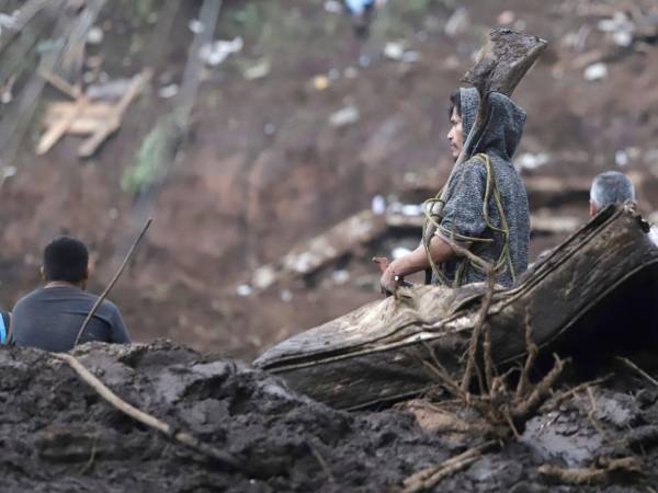 El Gobierno de México reportó este lunes -13 de octubre- 64 personas muertas y 65 desaparecidas, tras las fuertes lluvias que azotaron a cinco Estados del centro del país entre el 6 y 9 de octubre, dejando miles de damnificados y graves afectaciones en viviendas, negocios e infraestructura en 111 municipios. Aquí las imágenes de los estragos.