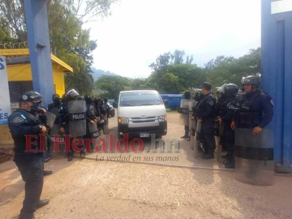 Herlinda Bobadilla da último adiós a su hijo Tito en Los Cobras