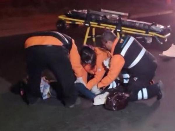 La víctima fue arrollada a la altura de la represa Los Laureles, en el Distrito Central (DC), cuando intentaba cruzar la vía para regresar a su vivienda.