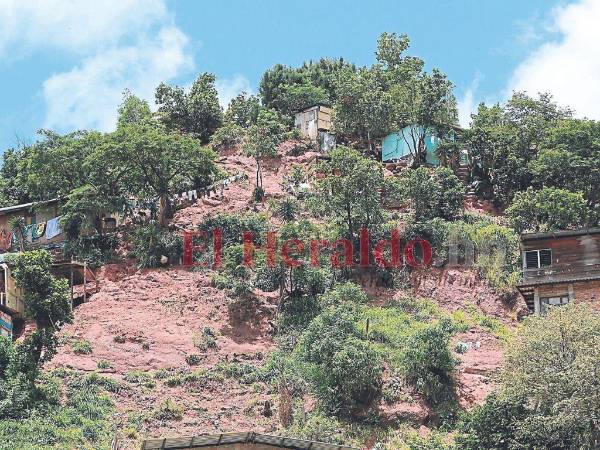 En la colonia Villa Nueva ya se ejecutan y se ejecutarán más proyectos para prevenir los deslizamientos en la zona.