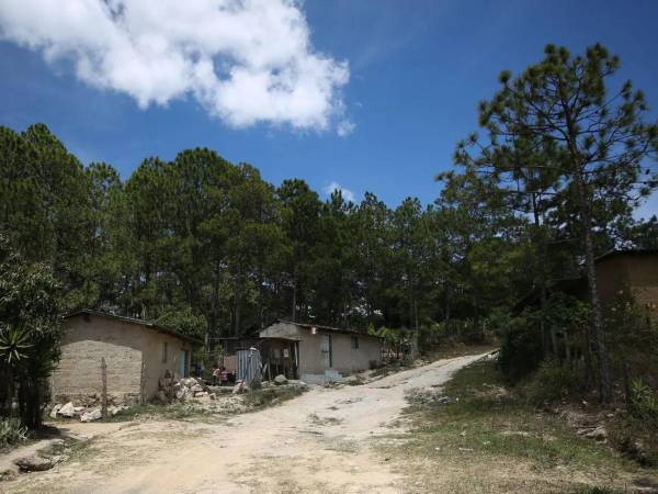 En Honduras hay casi 390,000 viviendas que no cuentan el suministro de energía eléctrica.