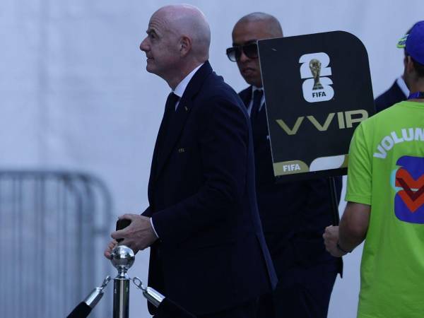 Gianni Infantino y la FIFA se encuentran en el ojo del huracán debido a las controvertidas decisiones arbitrales durante el 2026, y otra selección se unió a Egipto para exigir explicaciones.