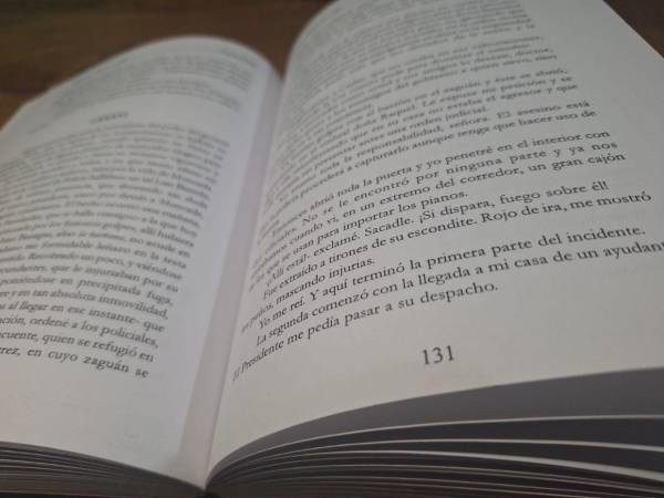 Dice el poeta Rolando Kattán que la literatura es el gran tesoro donde la lengua se conserva y se transforma.