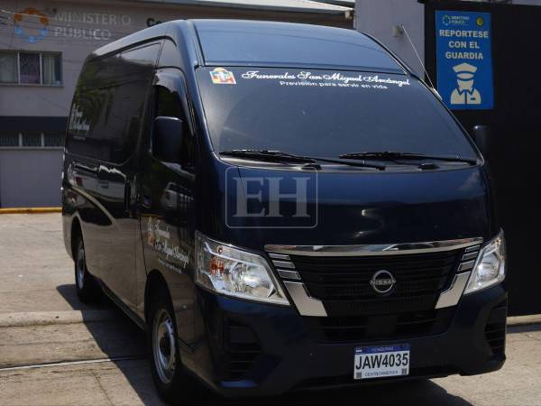 Este viernes 22 de mayo fueron retirados de la morgue sampedrana cuatro de los cinco cuerpos de los agentes de la Dirección Policial Anti Maras y Pandillas Contra el Crimen Organizado (Dipampco) de Tegucigalpa, que fueron brutalmente asesinados el reciente jueves en Corinto, Omoa, Cortés. A continuación los detalles.