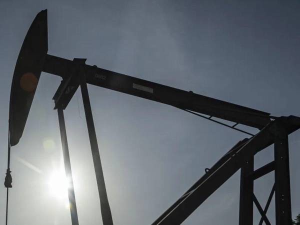 Balancín Petrolero, símbolo de esperanza en economía de Venezuela.