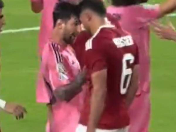 El partido entre Inter Miami y Al-Ahly en el Mundial de Clubes no se limitó a solo un empate, pues hubo un momento de tensión entre Lionel Messi y otro jugador rival. Más detalles a continuación.