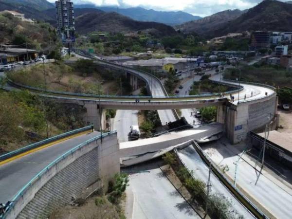 Una parte del puente colapsó en abril de 2025; hace más de un año que esta parte está en reparación.