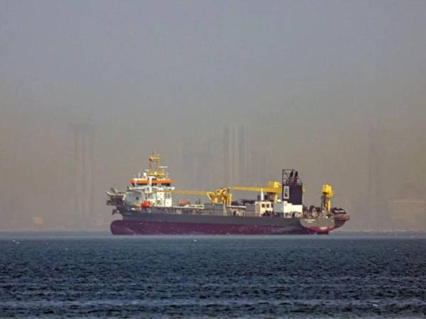 Pese a las tensiones con Irán, el tránsito de crudo por Ormuz está creciendo.
